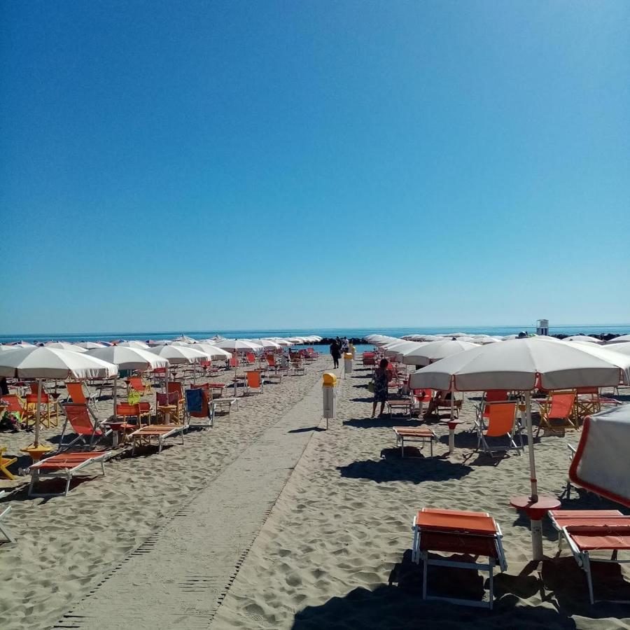 Appartamento al Fiume Colonnella Esterno foto